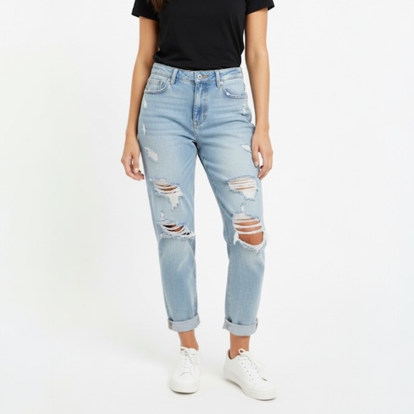 BDG Mom high-rise distressed jeans jeans. Size 25. Retails $69 NWT. - Picture 3 of 17